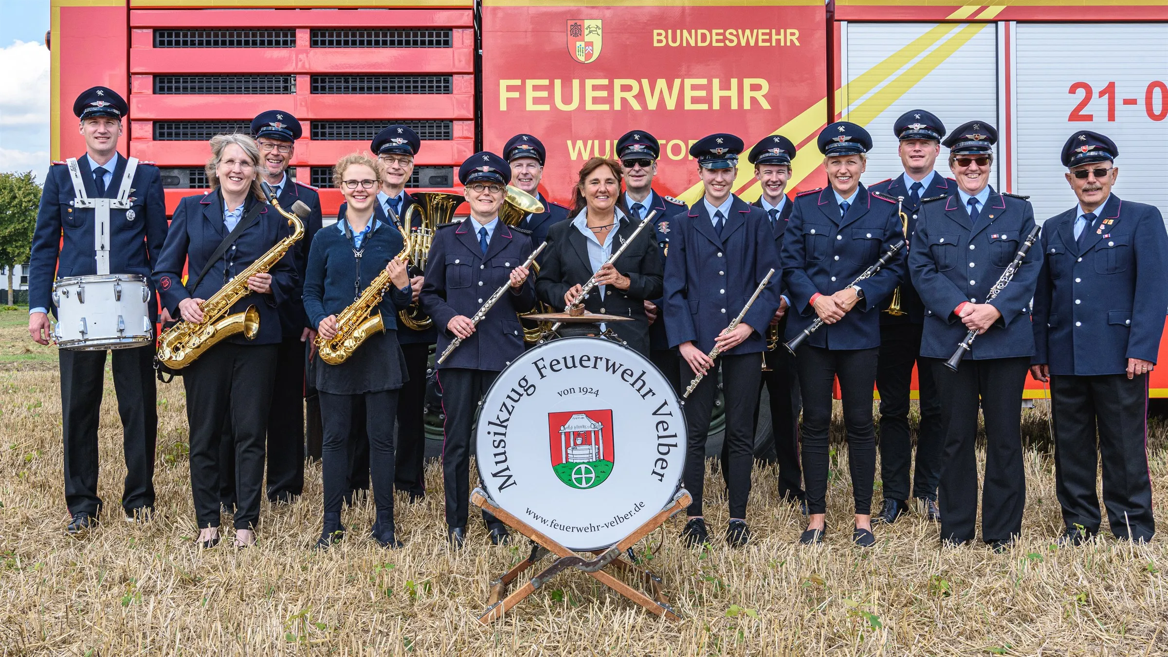 Der Musikzug mit Instrumenten